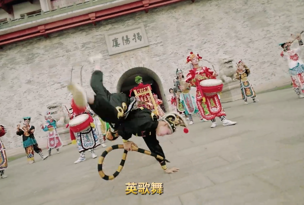 以其雄浑威武之姿交融蛇年兽特征为玩家带来最强中华战舞 以其雄浑威武之姿交融蛇年兽特征为玩家带来最强中华战舞