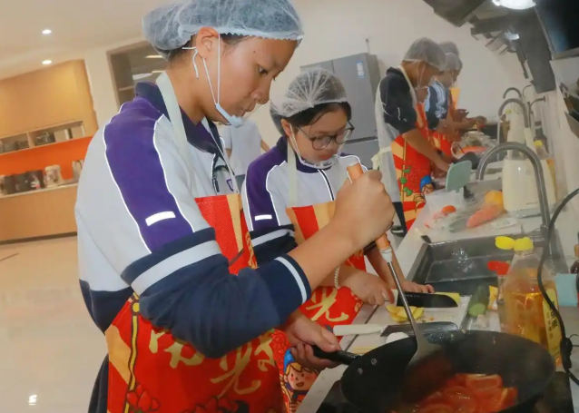 学段为阶依据不同年级孩子的认知特色设
