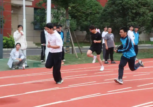 促进不同学段学生之间的交流为给互相学